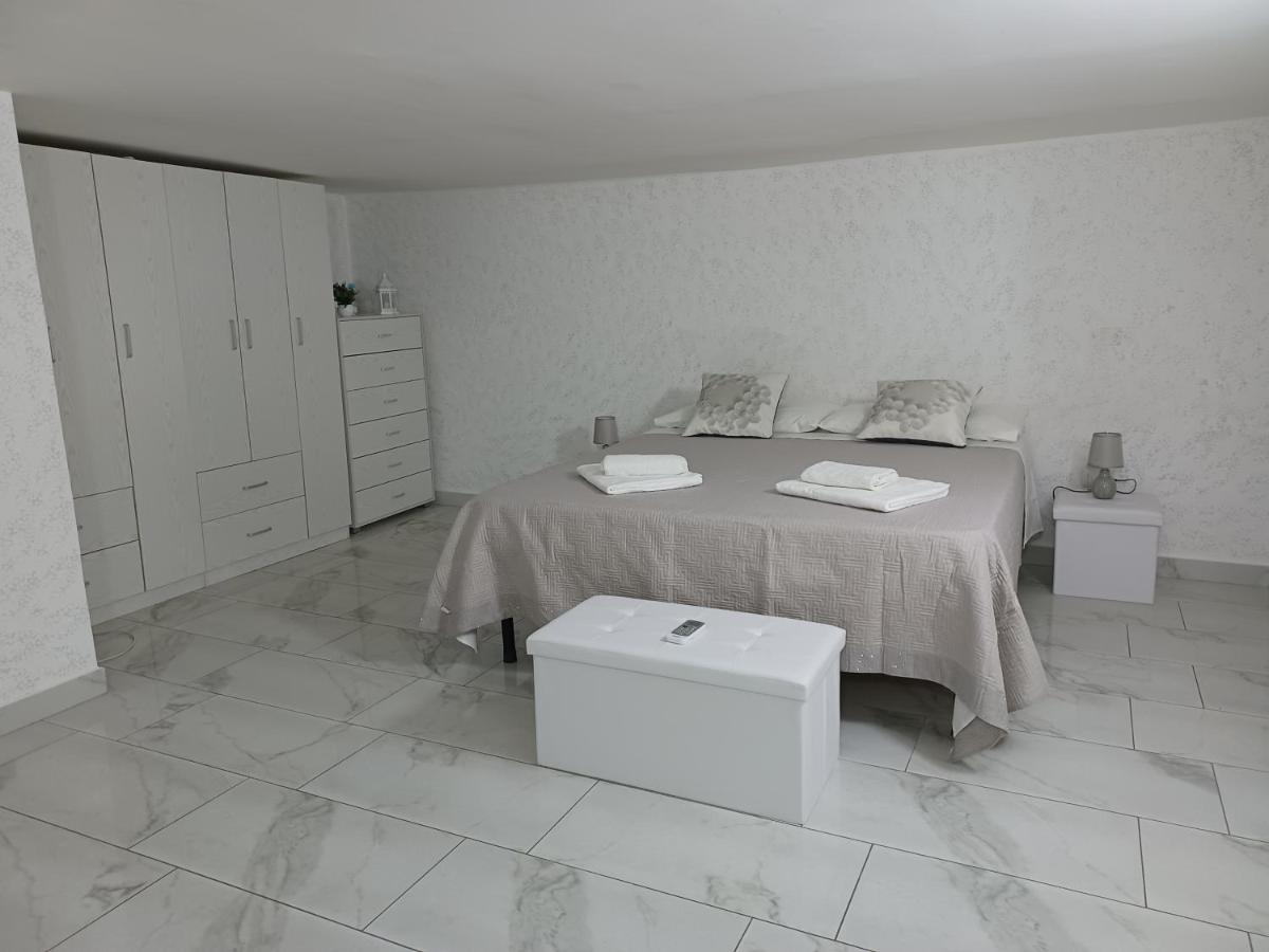 Casa Tetyana Apartment Наполи Екстериор снимка